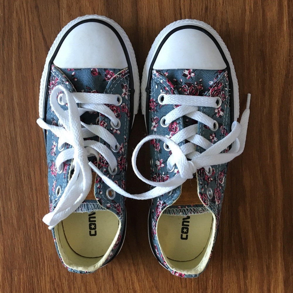 Youth converse shoes